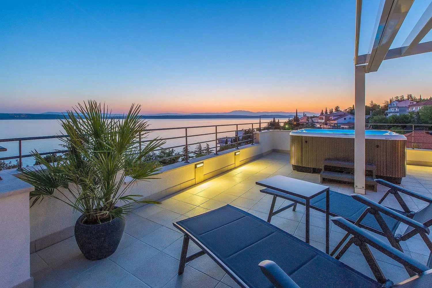 Apartment Bezauberndes Studio Nur 100 Meter Zum Strand Mit Sauna, Whirlpool, Meerblick, Wifi Dramalj Croatia