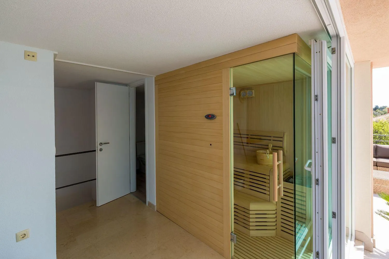 Bezauberndes Studio Nur 100 Meter Zum Strand Mit Sauna, Whirlpool, Meerblick, Wifi Dramalj Apartment