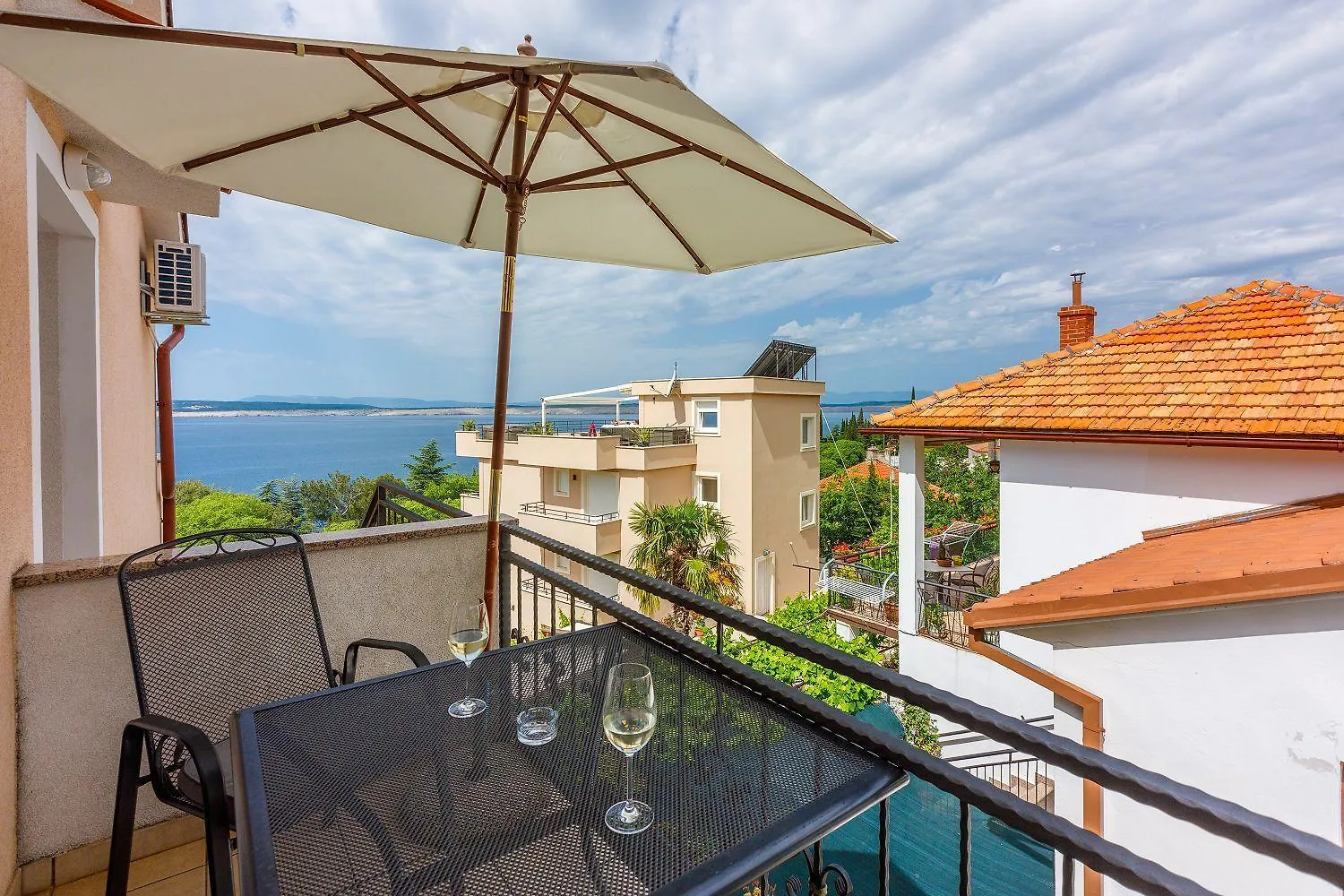 Bezauberndes Studio Nur 100 Meter Zum Strand Mit Sauna, Whirlpool, Meerblick, Wifi Dramalj