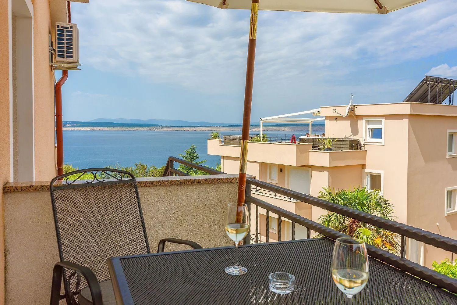 Apartment Bezauberndes Studio Nur 100 Meter Zum Strand Mit Sauna, Whirlpool, Meerblick, Wifi Dramalj