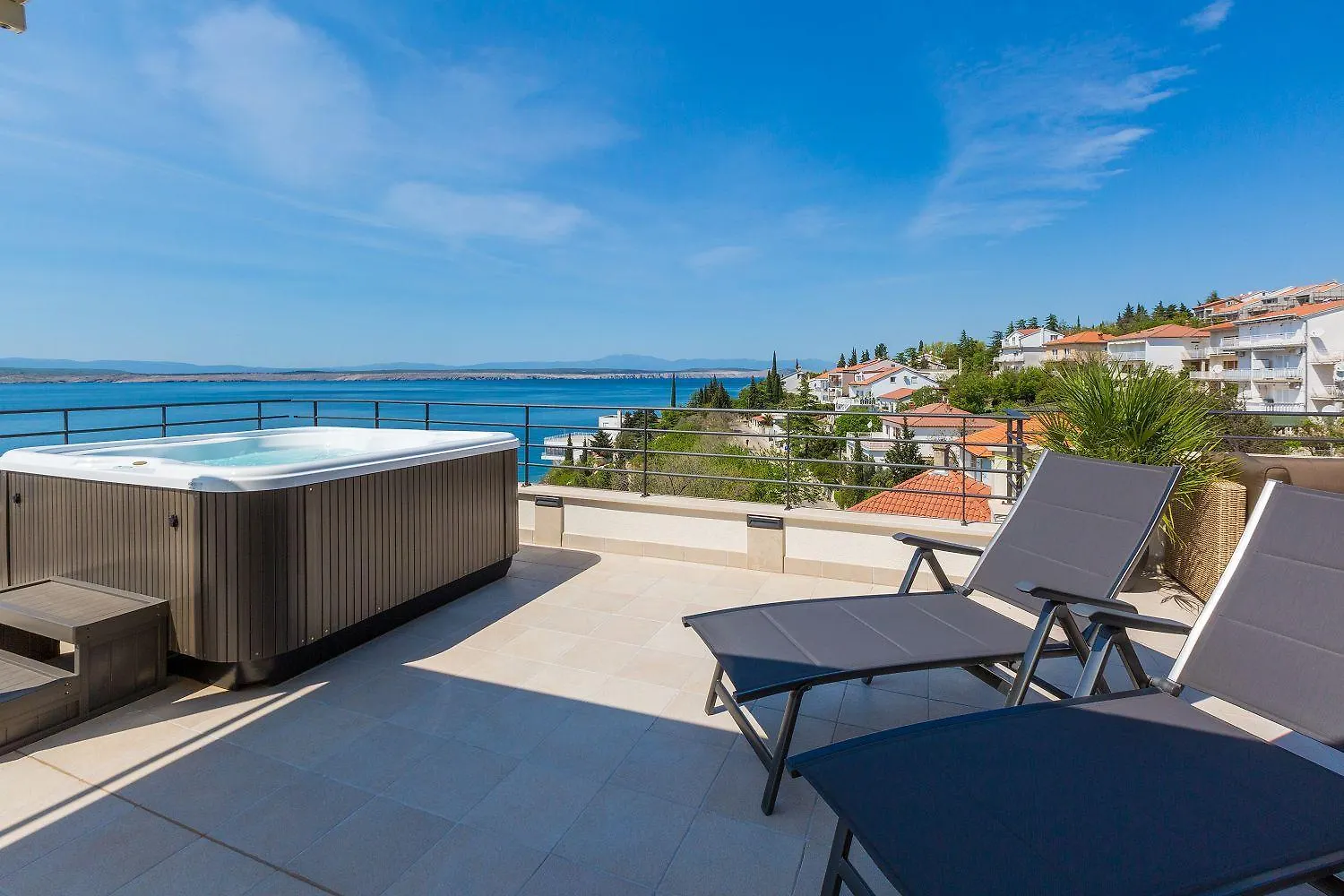 Bezauberndes Studio Nur 100 Meter Zum Strand Mit Sauna, Whirlpool, Meerblick, Wifi Dramalj
